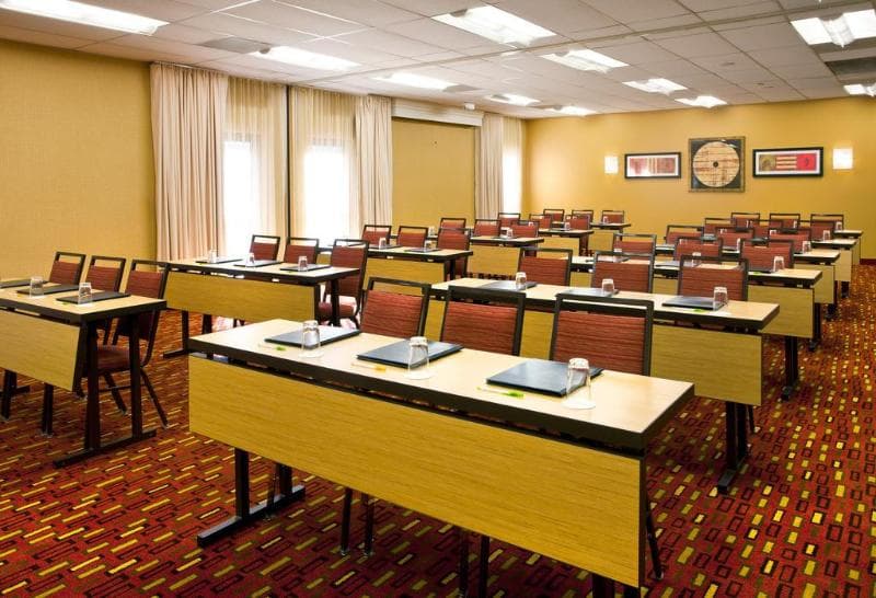 Courtyard by Marriott Albuquerque Airport 2