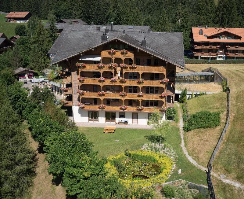 Les Hauts de Gstaad Golfhotel 2