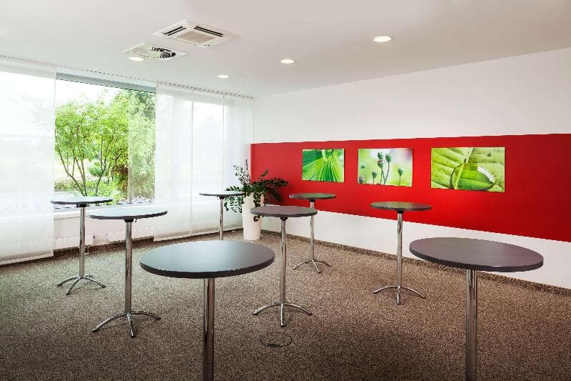 Park Inn by Radisson Frankfurt Airport 5