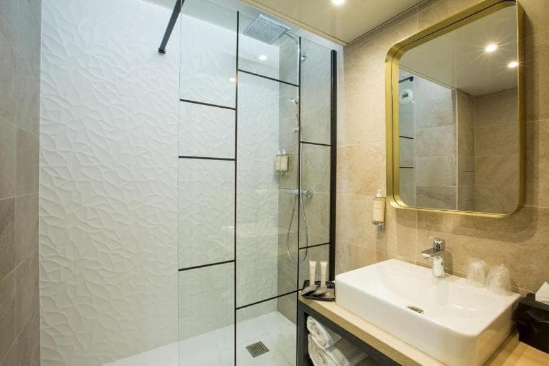Best Western Plus Opera Batignolles 5