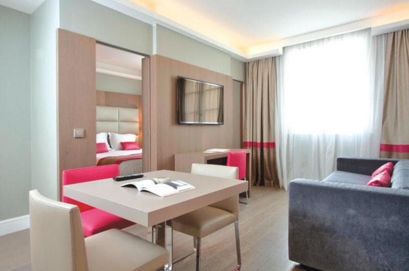 Ledmond Hotel 3