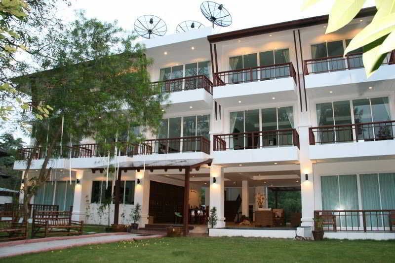 Kirati Beach Resort main