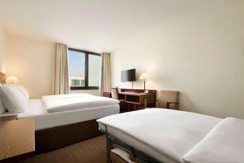 Ramada by Wyndham Nuernberg Parkhotel 5
