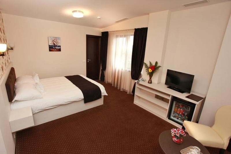 West Plaza Hotel 3