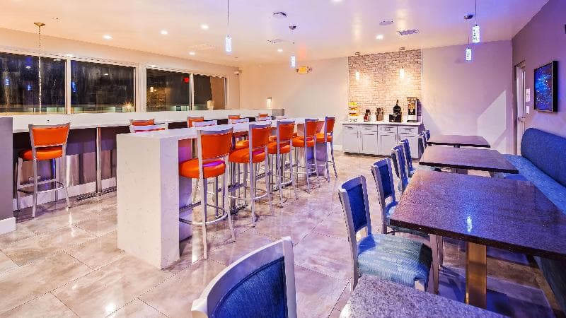 Continental Inn and Suites 3