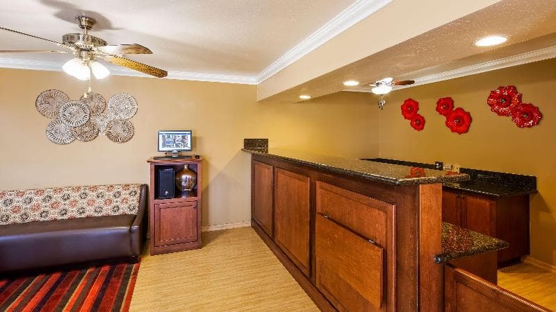 Best Western Hanford Inn 4