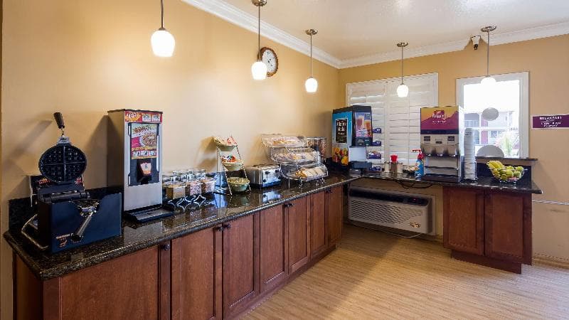 Best Western Hanford Inn 2