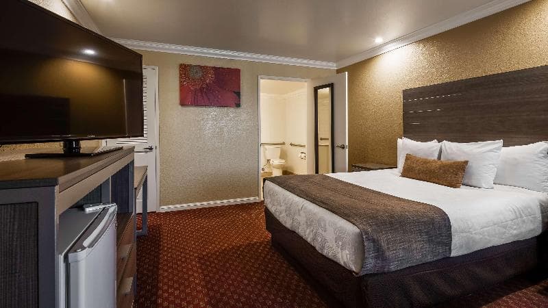 Best Western Hanford Inn 3