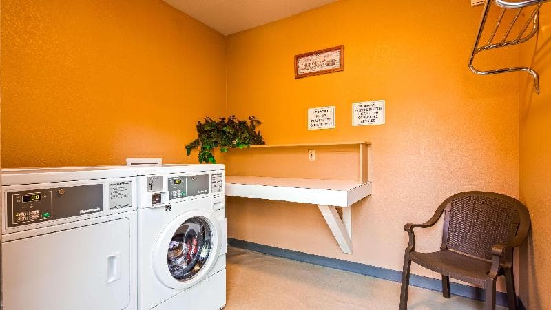 Best Western Country Inn 4