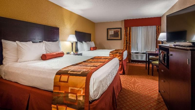 Best Western Plus Parkway Hotel 3