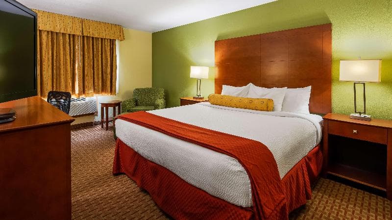 Best Western Plus Altoona Inn 3