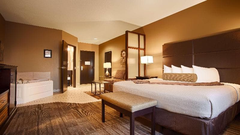 Best Western Plus Night Watchman Inn & Suites 5