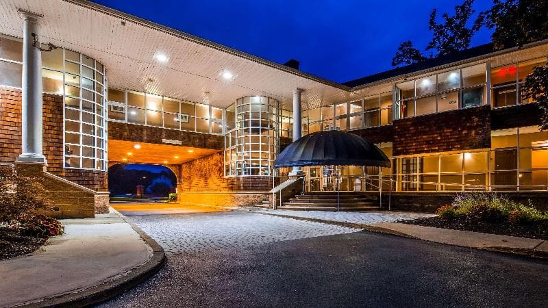Best Western Plus The Inn & Suites at the Falls 3