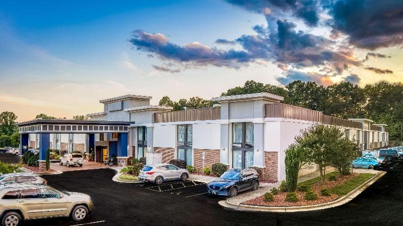 Best Western Plus Yadkin Valley Inn & Suites photo 1