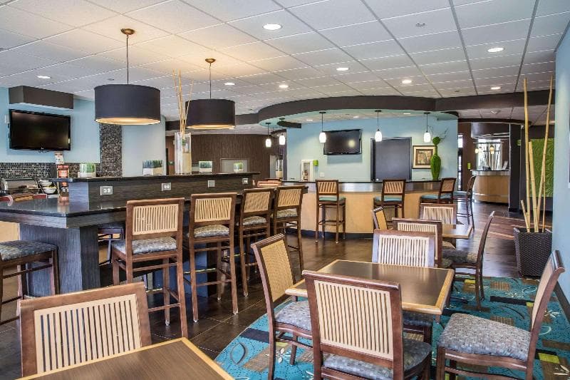 Comfort Suites 2