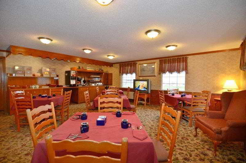 Red Roof Inn Uhrichsville 5