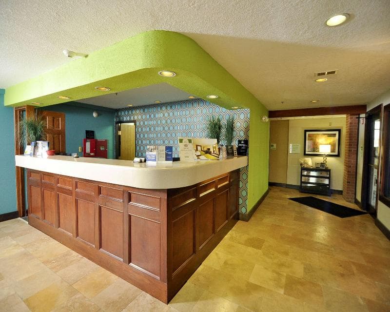 Best Western Norwalk 5