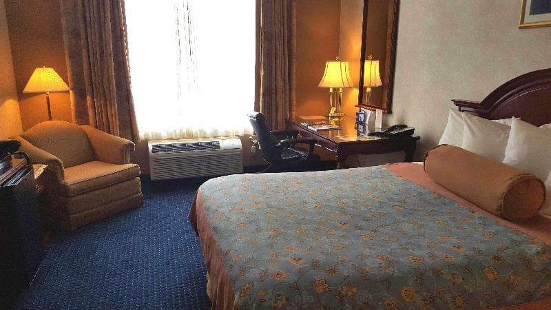 Best Western Plus Lawnfield Inn & Suites photo 1