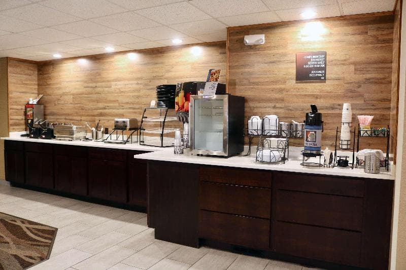 Best Western Fostoria Inn & Suites photo 1