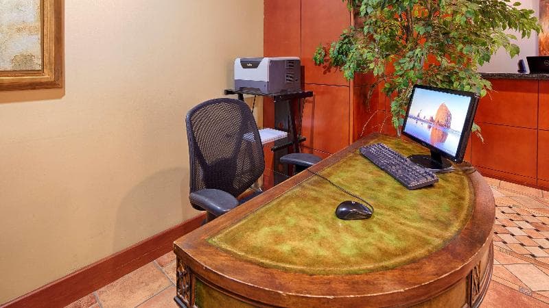 Best Western Plus Sandusky Hotel & Suites photo 1