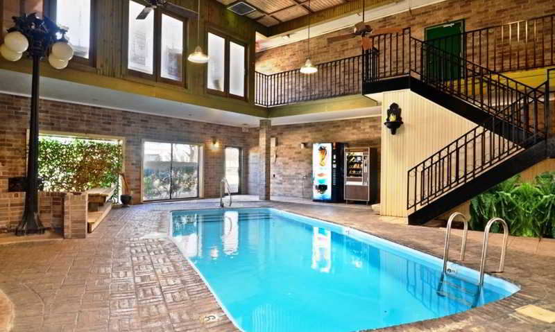 Raintree Inn 5