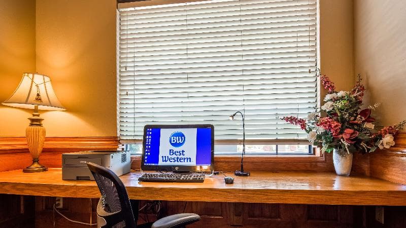 Best Western Locust Grove Inn & Suites photo 1