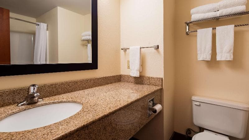 Best Western Nittany Inn Milroy 5