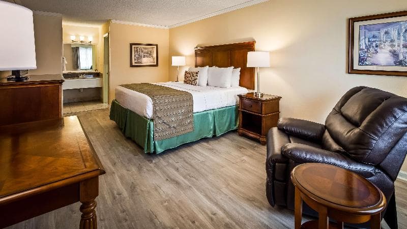 Best Western Plus Santee Inn 3