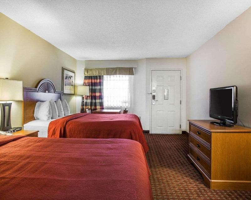 Quality Inn 4
