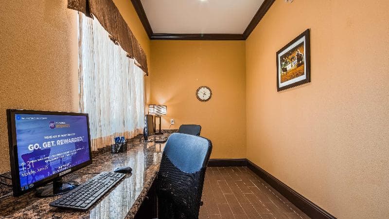 Best Western Trail Dust Inn & Suites main