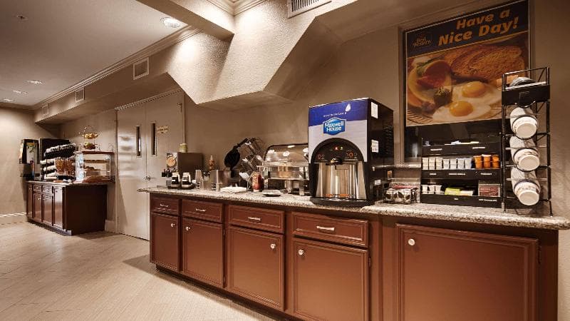 Best Western Deer Park Inn & Suites 3