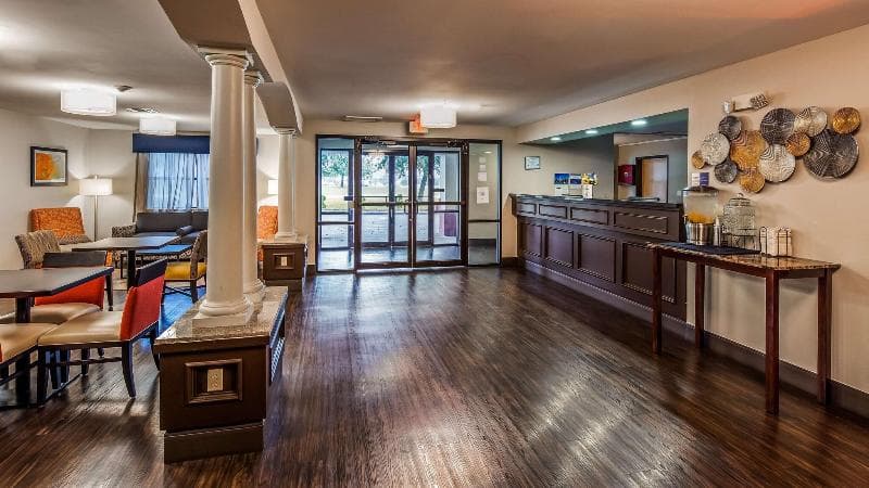 Best Western Inn & Suites 4