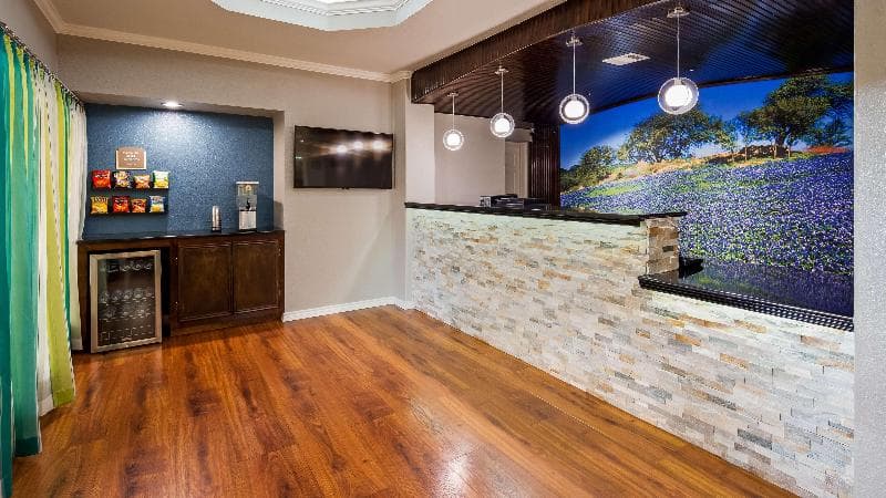 Best Western Post Oak Inn 5