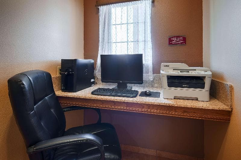 Best Western Windwood Inn & Suites photo 1