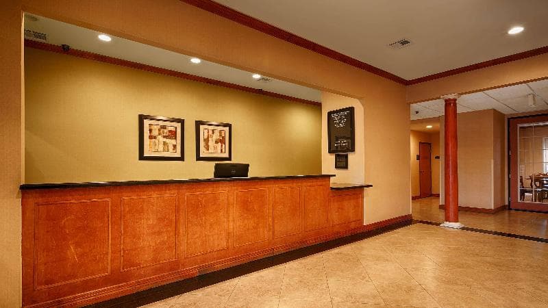Best Western Cleveland Inn & Suites 4