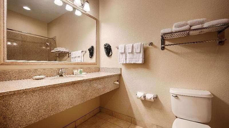 Best Western La Grange Inn & Suites 4