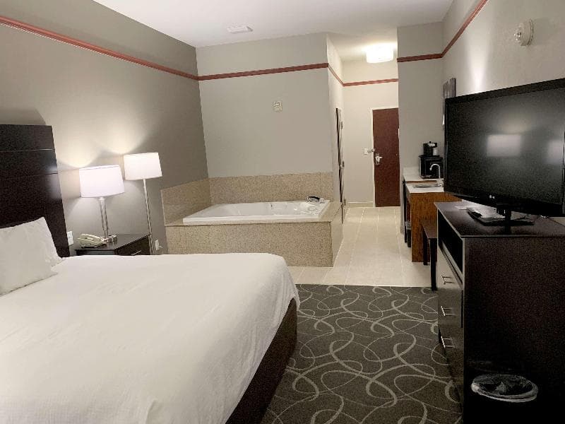 Best Western Limestone Inn & Suites 3