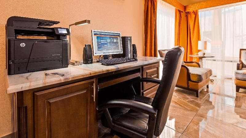 Best Western Mt. Pleasant Inn photo 1