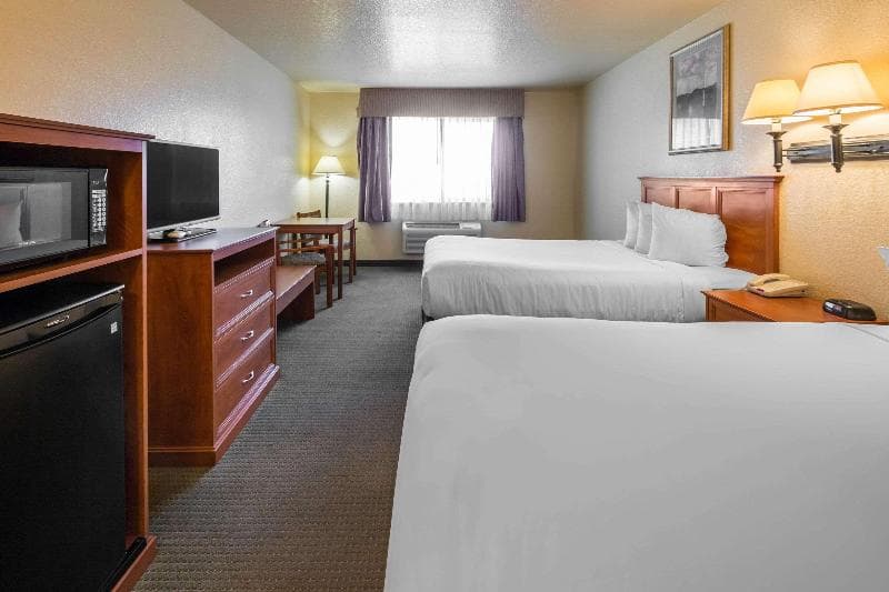 Quality Inn 4