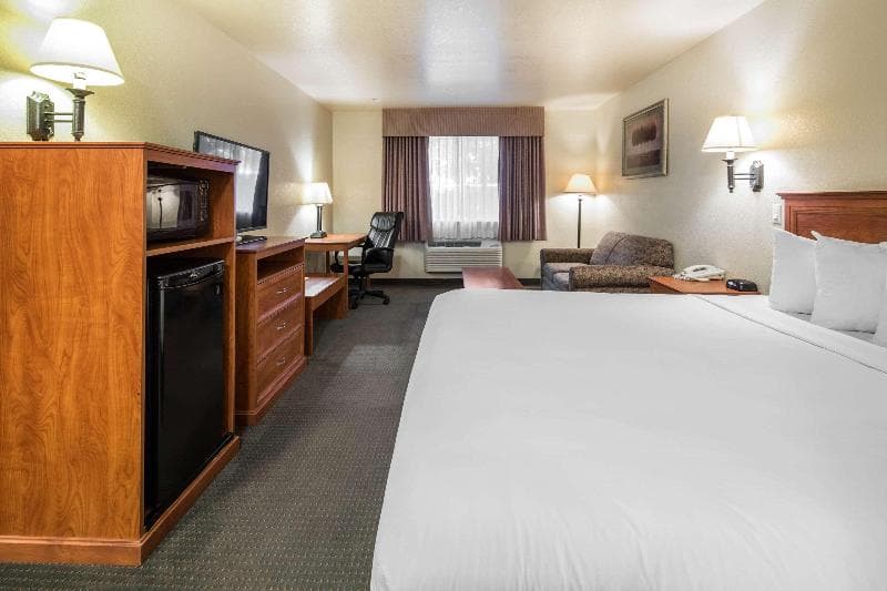 Quality Inn 3
