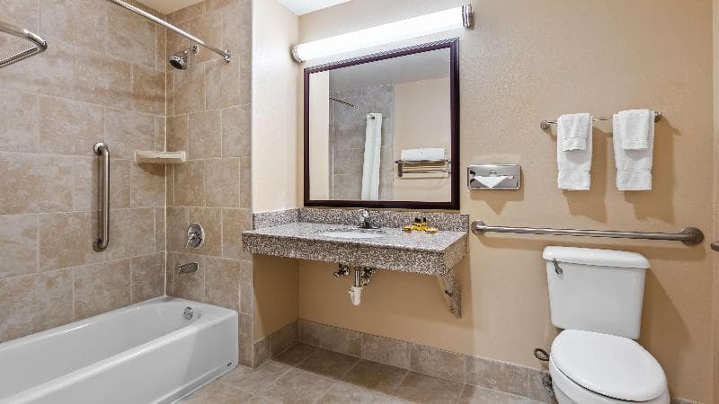 Best Western Plus Burleson Inn & Suites 3