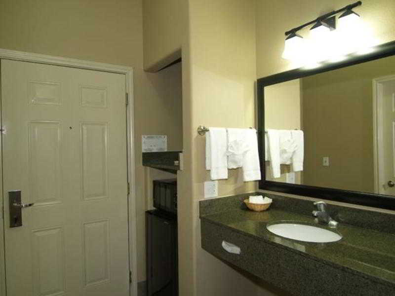 Whitten Inn Cotulla 5