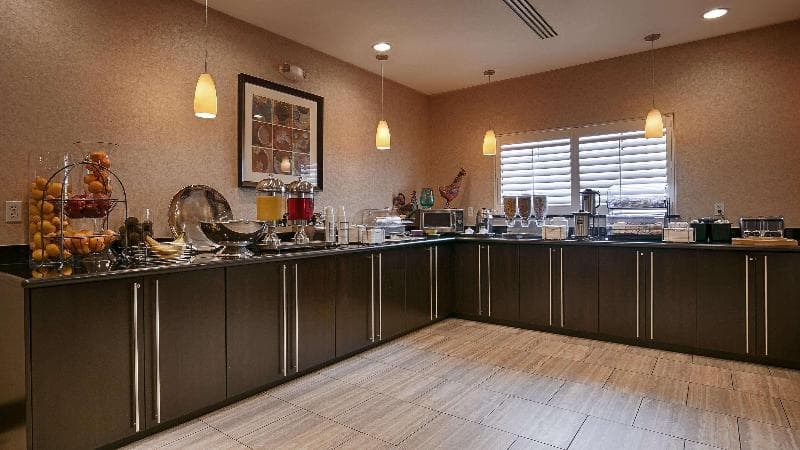 Best Western Plus Lytle Inn & Suites 3