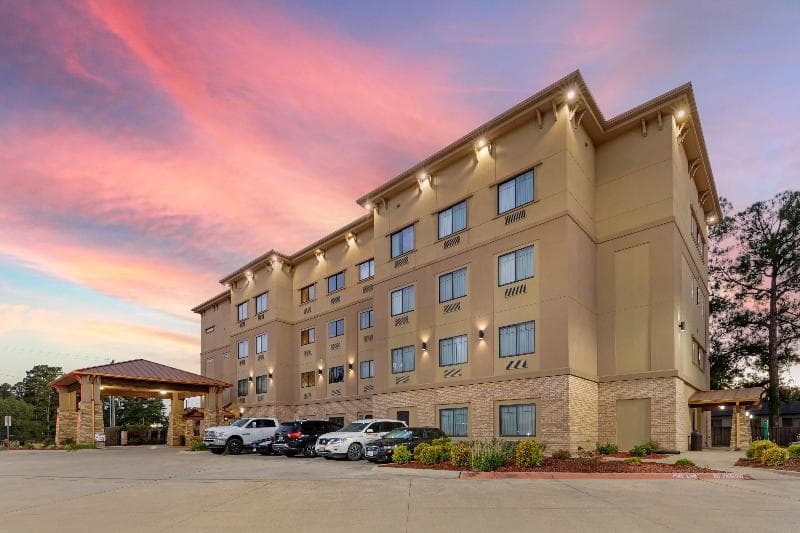 Best Western Plus Classic Inn & Suites photo 1