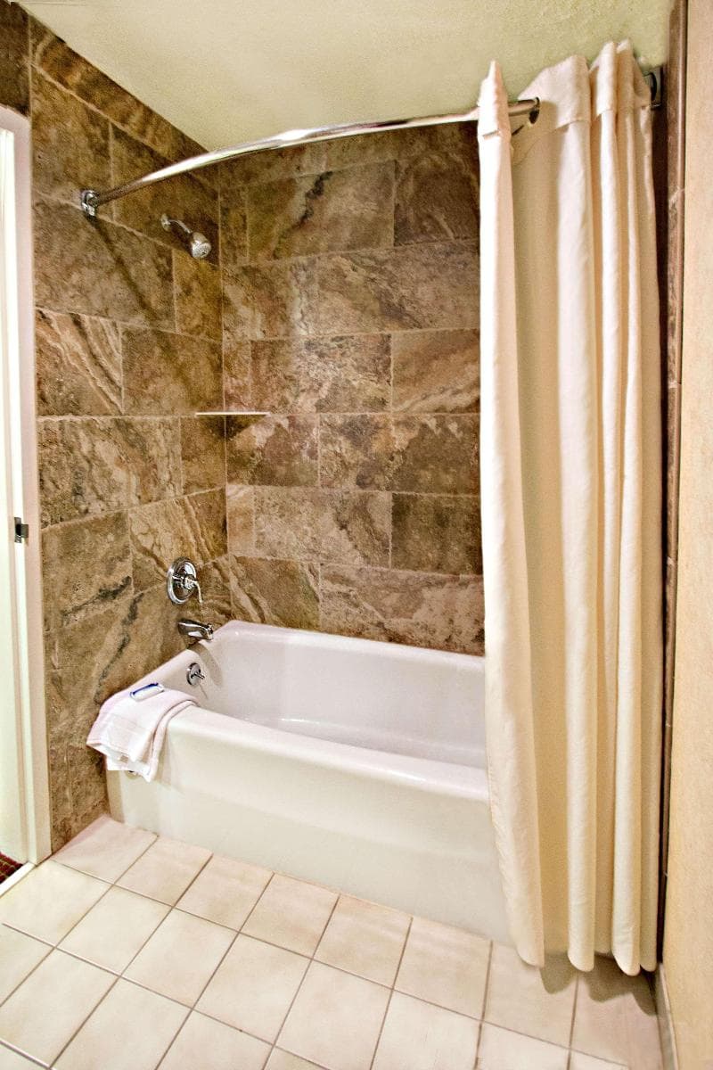 Best Western Plus Weston Inn 4