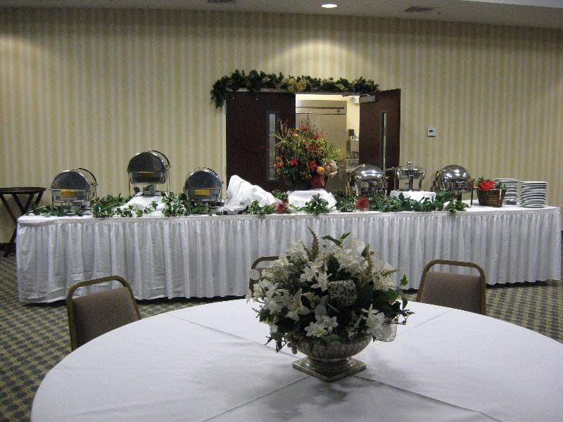 Best Western Plus Crossroads Inn & Suites 1