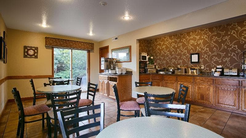 RiverTree Inn & Suites photo 1