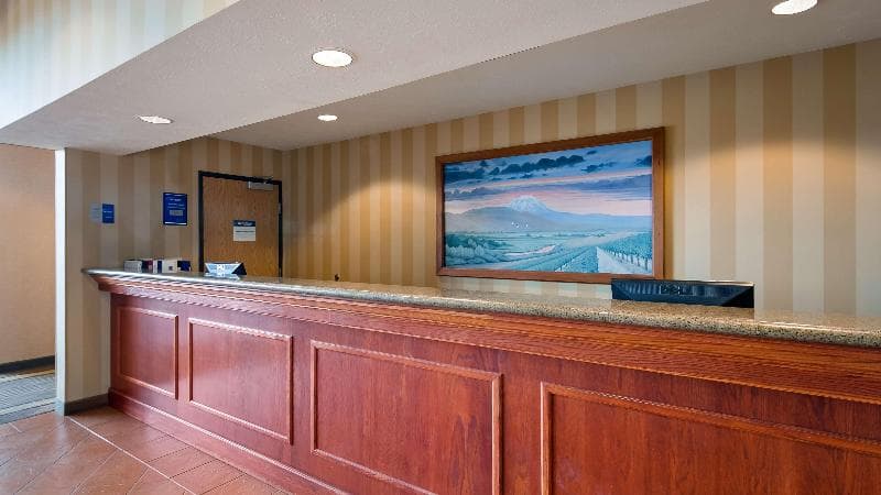 Best Western Plus Grapevine Inn 4