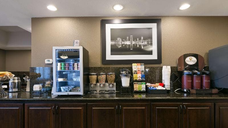 Best Western Plus Parkersville Inn & Suites 3