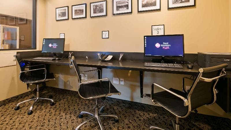 Best Western Plus Lacey Inn & Suites photo 1